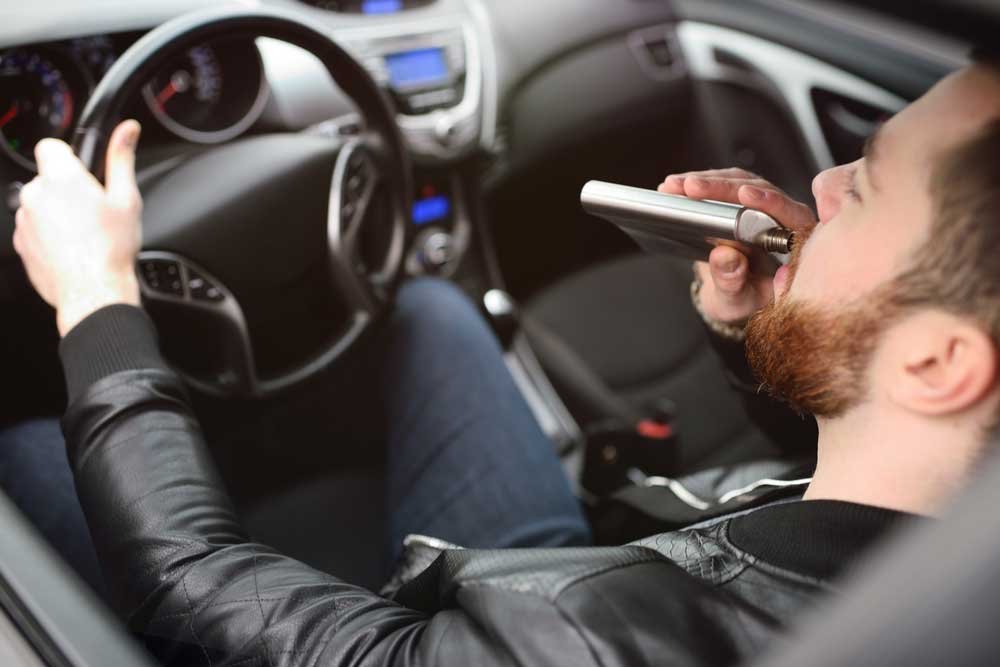 5 Most Dangerous Distracted Driving Habits - Tenoblog